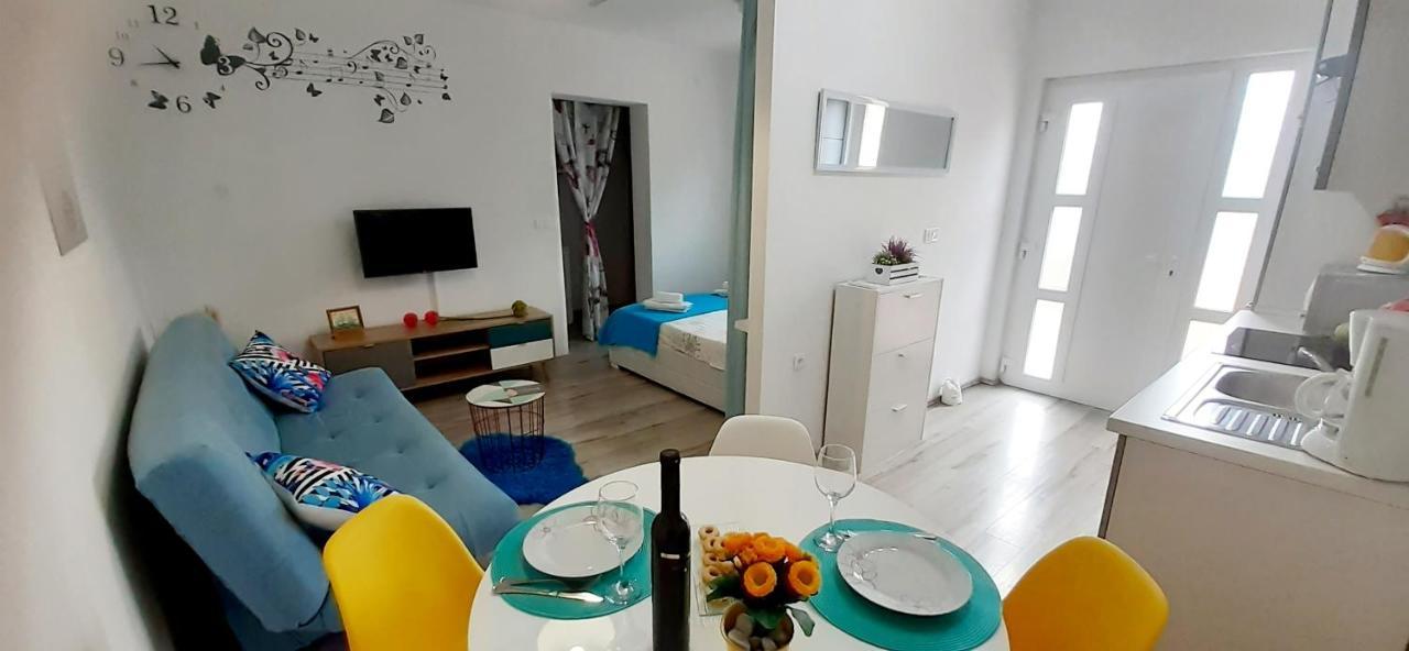 Lennida Studio Apartman With Free Parking Kavran Extérieur photo